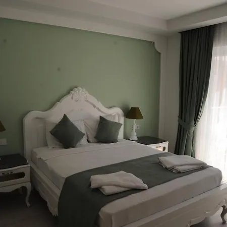 Montebello Deluxe 3*